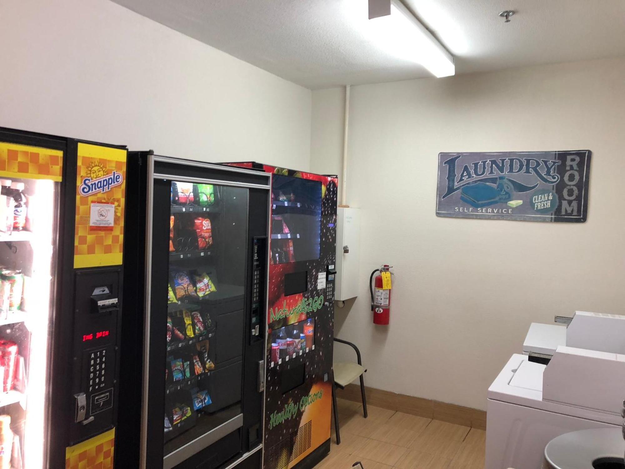 Suburban Studios By Choice Hotels - Award Winning - New 2024 - Walk To Eateries & Grocery - Ultra Sparkling - Garden Rooms - Designer Lighting & Right Off I-95 - Proudly An All American Managed Property Brunswick Exteriör bild