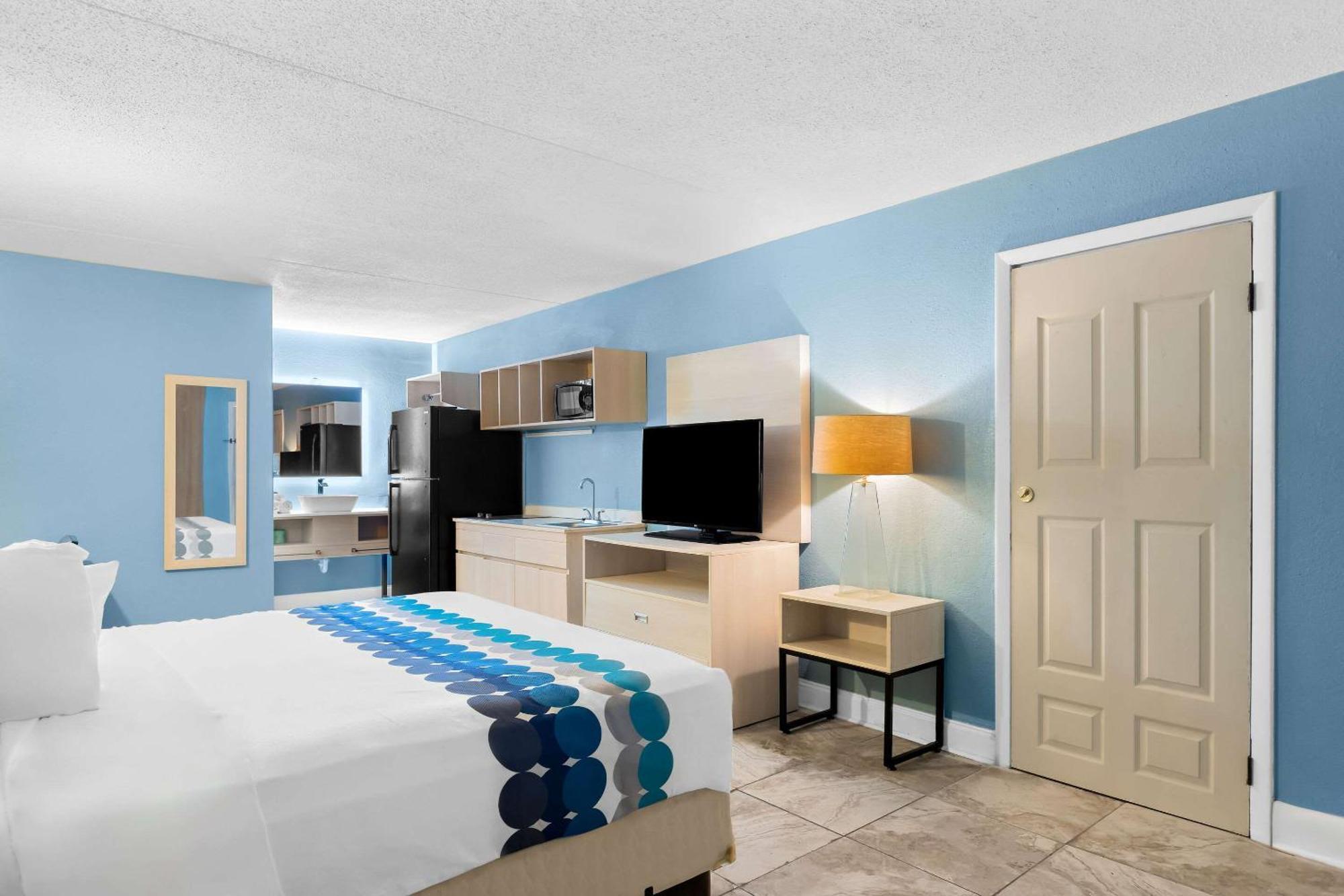 Suburban Studios By Choice Hotels - Award Winning - New 2024 - Walk To Eateries & Grocery - Ultra Sparkling - Garden Rooms - Designer Lighting & Right Off I-95 - Proudly An All American Managed Property Brunswick Exteriör bild